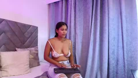 luna_queen7 online show from 04/25/26, 01:41