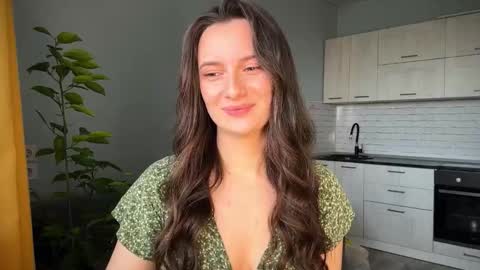 luna_raee online show from 09/25/25, 07:12
