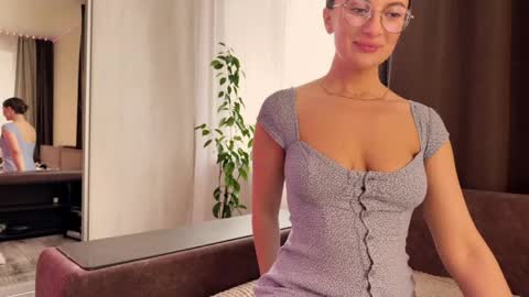 Snapshot of luna_raee chatting on 04/24/26, 08:06 luna_raee online show from 04/24/26, 08:06