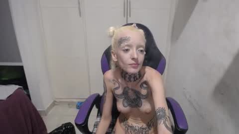 Luna online show from 01/31/25, 04:58