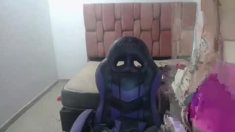 Luna online show from 02/11/25, 04:22