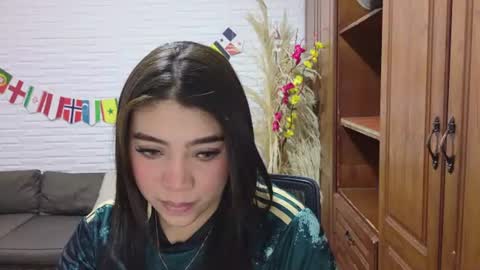 luna_rousse26 online show from 06/23/26, 12:58