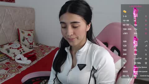 luna_roussee online show from 12/02/24, 12:52