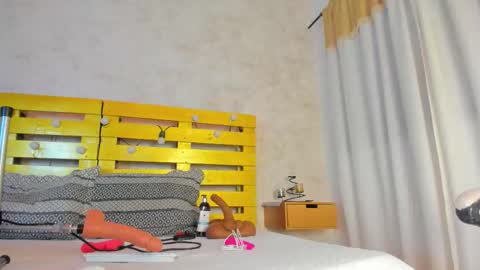 Luna online show from 12/02/25, 10:42