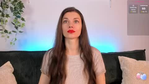 luna_smille online show from 05/18/26, 07:14