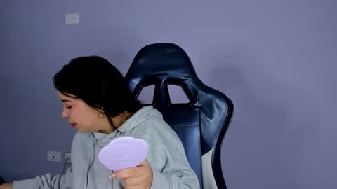 Luna  online show from 12/05/25, 12:14