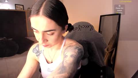 Luna online show from 02/08/26, 01:25