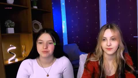 Luna online show from 12/15/25, 06:06