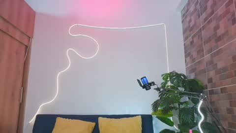 luna_valen online show from 05/27/26, 04:31