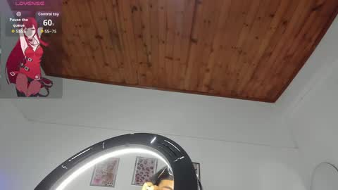 luna_velveth1 online show from 04/09/26, 10:31