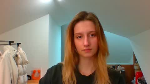 Snapshot of luna_xsensual chatting on 12/13/24, 03:00 L U N A  online show from 12/13/24, 03:00