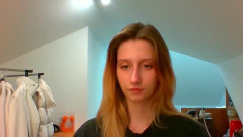 Snapshot of luna_xsensual chatting on 12/13/24, 06:05 L U N A  online show from 12/13/24, 06:05