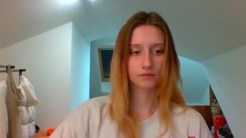 Snapshot of luna_xsensual chatting on 12/23/24, 03:12 L U N A  online show from 12/23/24, 03:12