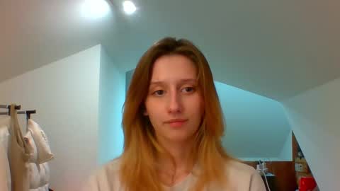 Snapshot of luna_xsensual chatting on 12/23/24, 06:16 L U N A  online show from 12/23/24, 06:16