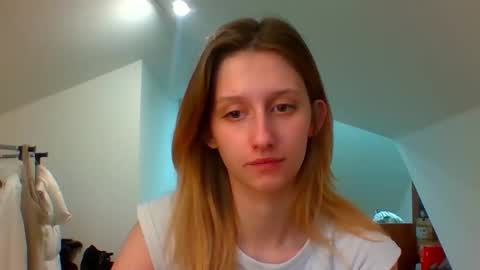 Snapshot of luna_xsensual chatting on 12/30/24, 07:37 L U N A  online show from 12/30/24, 07:37