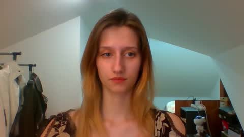 Snapshot of luna_xsensual chatting on 01/24/25, 06:25 L U N A  online show from 01/24/25, 06:25