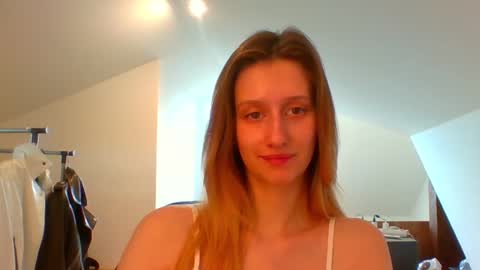 Snapshot of luna_xsensual chatting on 02/28/25, 11:03 L U N A  online show from 02/28/25, 11:03
