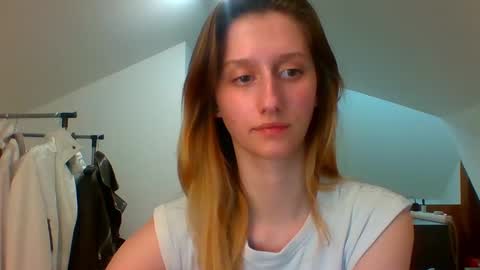 Snapshot of luna_xsensual chatting on 03/10/25, 06:01 L U N A  online show from 03/10/25, 06:01