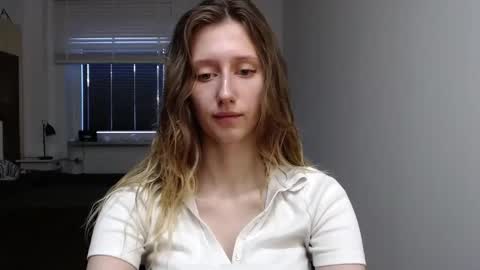 Snapshot of luna_xsensual chatting on 09/24/25, 05:33 L U N A  online show from 09/24/25, 05:33