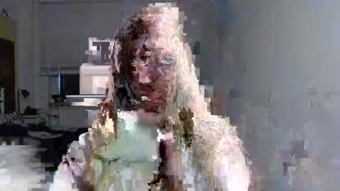 L U N A  online show from 10/29/25, 06:48