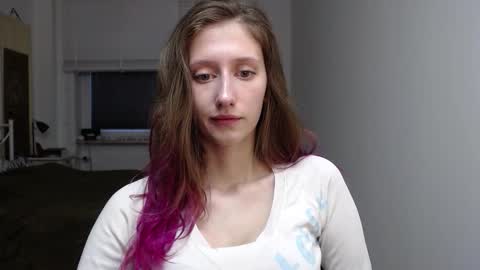 L U N A  online show from 11/10/25, 06:34