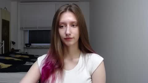 L U N A  online show from 11/17/25, 06:30