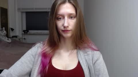 L U N A  online show from 12/01/25, 06:29