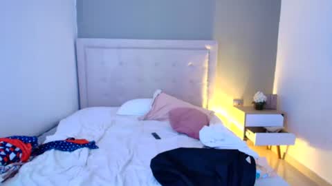 lunaa08 online show from 02/09/26, 02:15