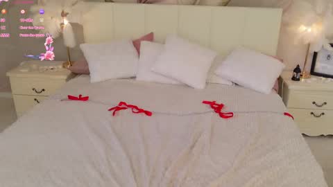 Luna online show from 04/17/26, 02:42