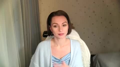 lunaa_bluee online show from 01/16/26, 08:13