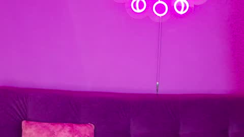 Luna online show from 01/17/25, 06:44