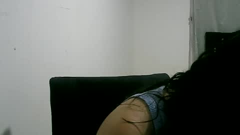 Snapshot of lunaa_sub chatting on 01/23/25, 12:57 lunaa_sub online show from 01/23/25, 12:57