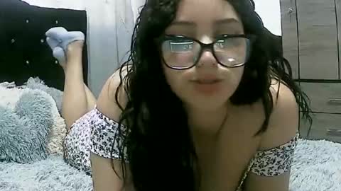 Snapshot of lunaa_sub chatting on 01/24/25, 09:37 lunaa_sub online show from 01/24/25, 09:37
