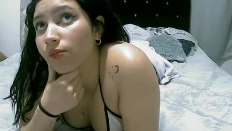 Snapshot of lunaa_sub chatting on 02/22/25, 12:38 lunaa_sub online show from 02/22/25, 12:38