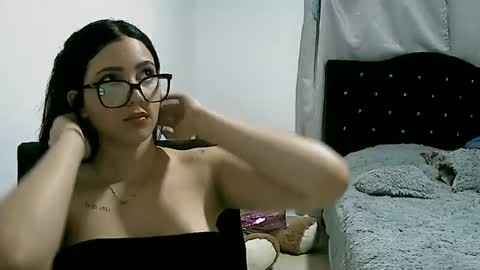 Snapshot of lunaa_sub chatting on 03/04/25, 01:34 lunaa_sub online show from 03/04/25, 01:34