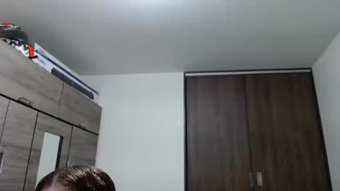 Snapshot of lunaa_sub chatting on 09/17/25, 08:32 lunaa_sub online show from 09/17/25, 08:32