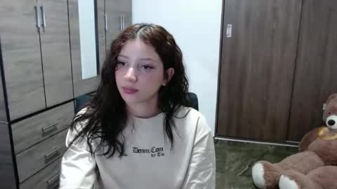Snapshot of lunaa_sub chatting on 10/03/25, 02:08 lunaa_sub online show from 10/03/25, 02:08