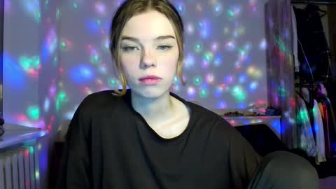 lunaastar_ online show from 12/06/24, 04:38