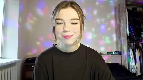 lunaastar_ online show from 12/08/24, 10:41