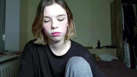 lunaastar_ online show from 12/14/24, 04:09