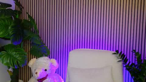 LunaBex online show from 10/18/25, 11:33