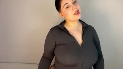 Snapshot of lunablakes chatting on 03/04/26, 07:36 Luna online show from 03/04/26, 07:36