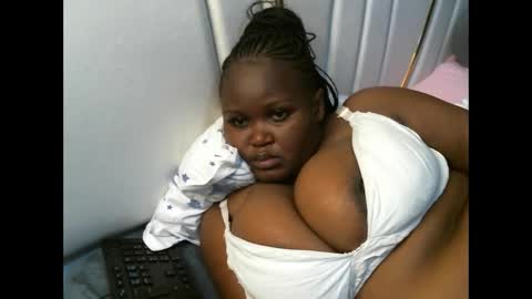 lunabloom01 online show from 11/23/25, 08:19