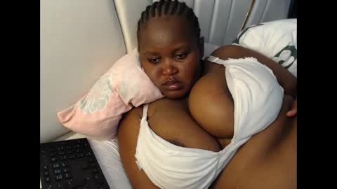 lunabloom01 online show from 01/31/26, 09:13