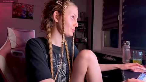 Britney online show from 04/20/26, 09:27