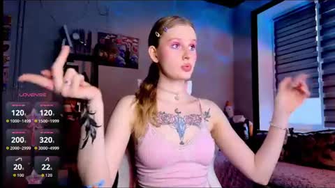 Britney online show from 07/11/26, 05:04