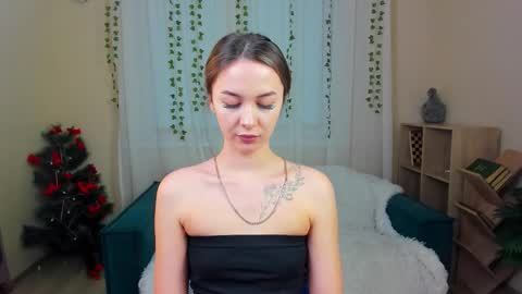 lunadairy1_ online show from 01/14/26, 11:27