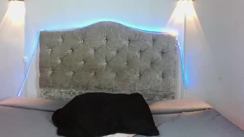 Luna online show from 05/29/26, 04:54