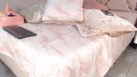 LUNA online show from 12/22/24, 07:31