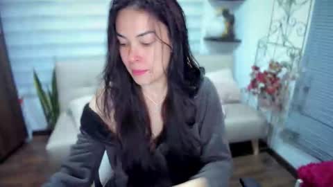 Luna online show from 12/20/25, 03:13